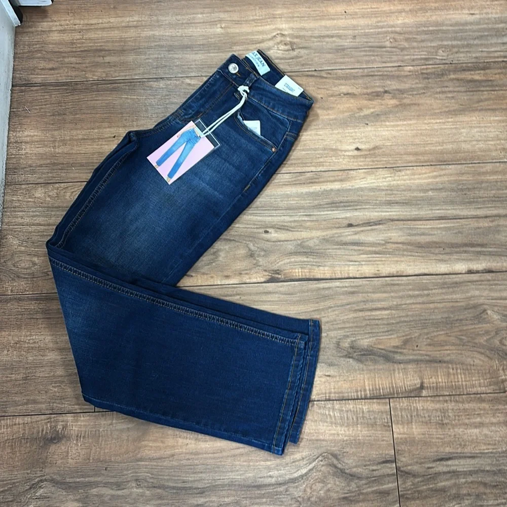 Classic Blue Straight Jeans for Effortless Style - Picture 3 of 5